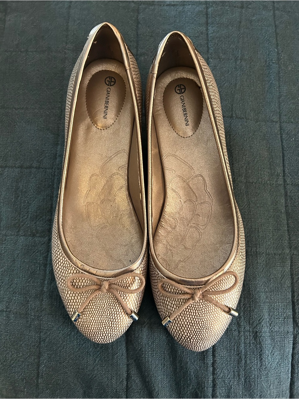 Metallic leather heels, 7.5m